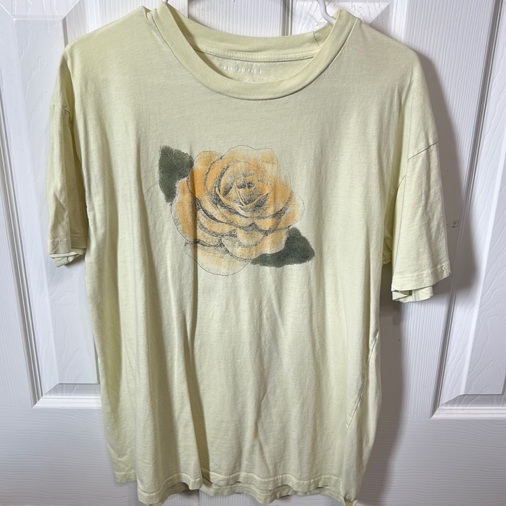 American Eagle oversized flower tee